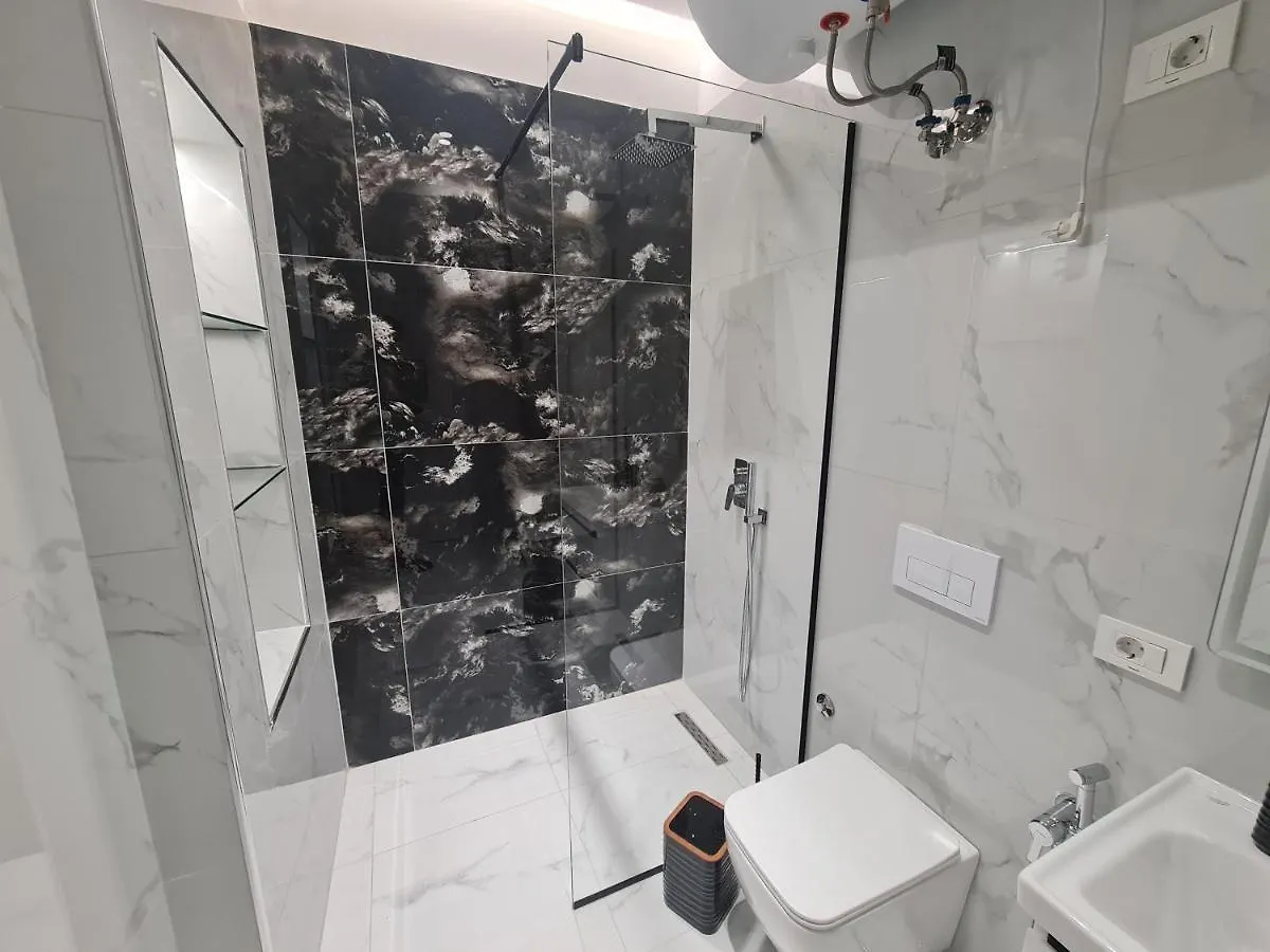 Am Luxury Apartment 티라나